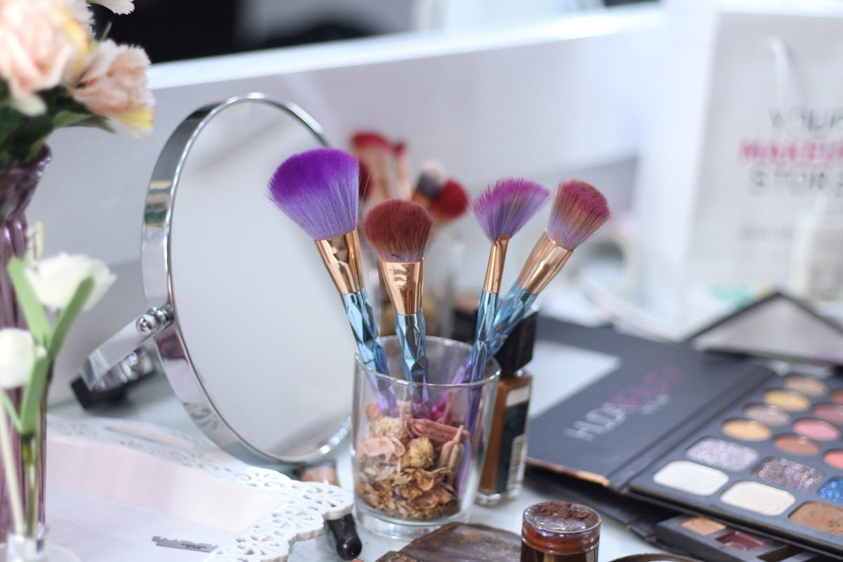 FAQ: Setting Up a Beginner's Makeup Vanity - Yanosaku Sotre