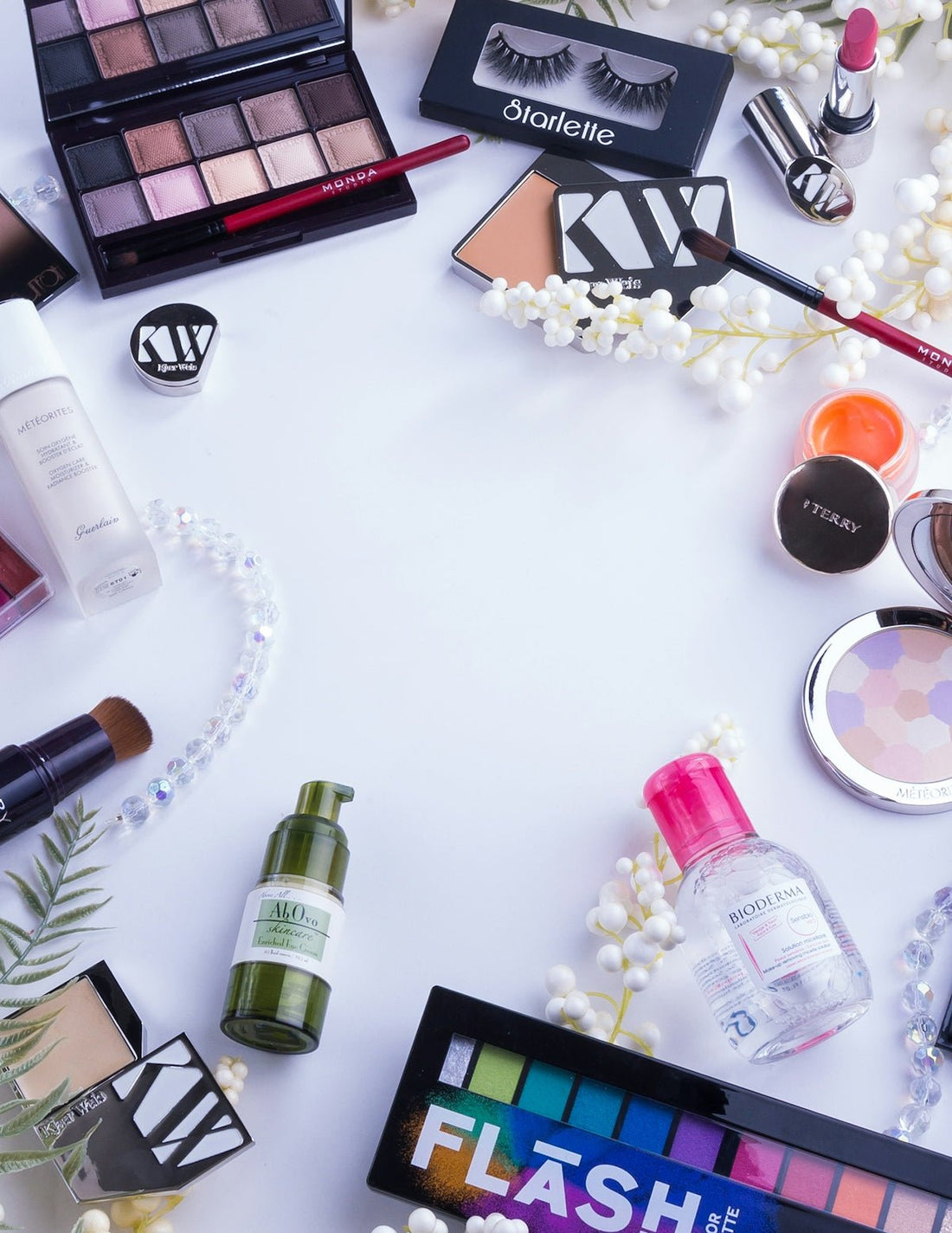 FAQs About Choosing and Setting Up Your Makeup Vanity - Yanosaku Sotre