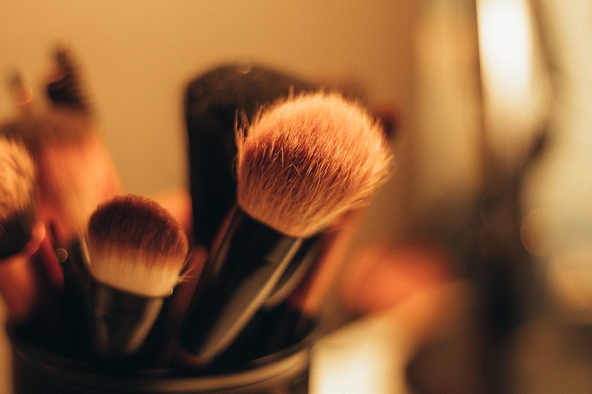 Simple and Effective Storage Hacks for Your Makeup Vanity - Yanosaku Sotre