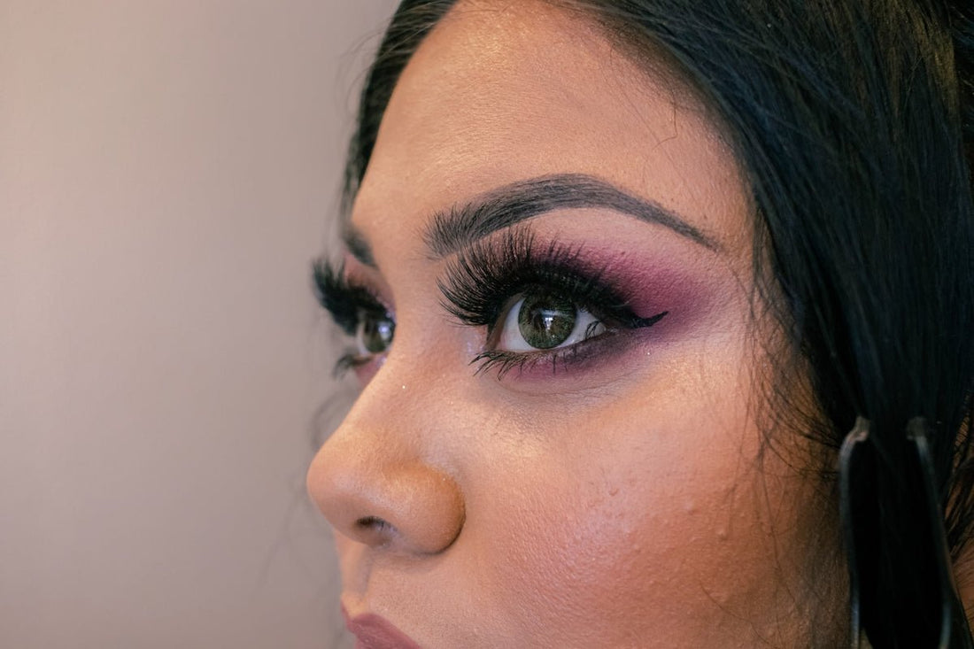 The Evolution of Makeup Vanities Over the Years - Yanosaku Sotre