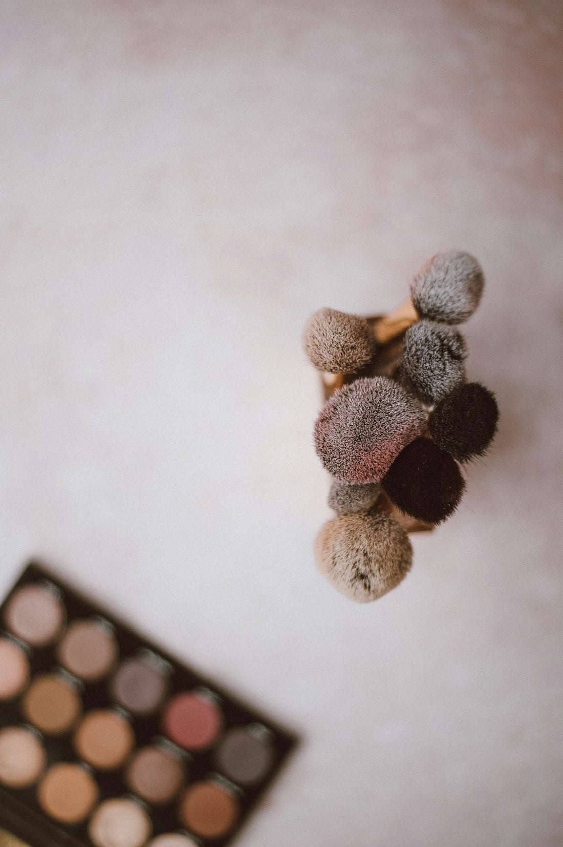 Top Trends in Makeup Vanity Designs for Modern Homes - Yanosaku Sotre