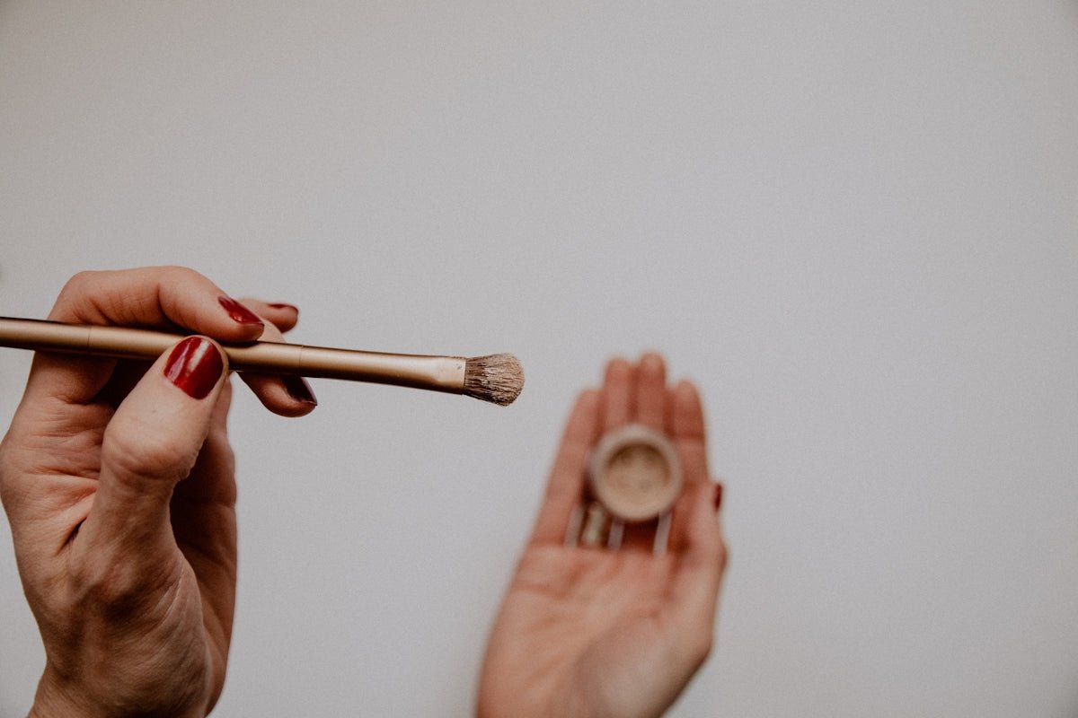 A Step-by-Step Guide to Assembling Your Own Makeup Vanity - Vektaya