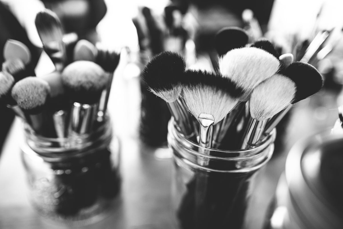 Achieve the Perfect Makeup Space with These Handy Tips - Yanosaku Sotre