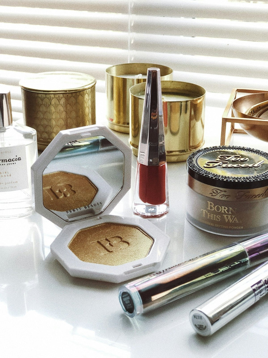 Essential Elements to Include in Your Makeup Vanity Design - Yanosaku Sotre