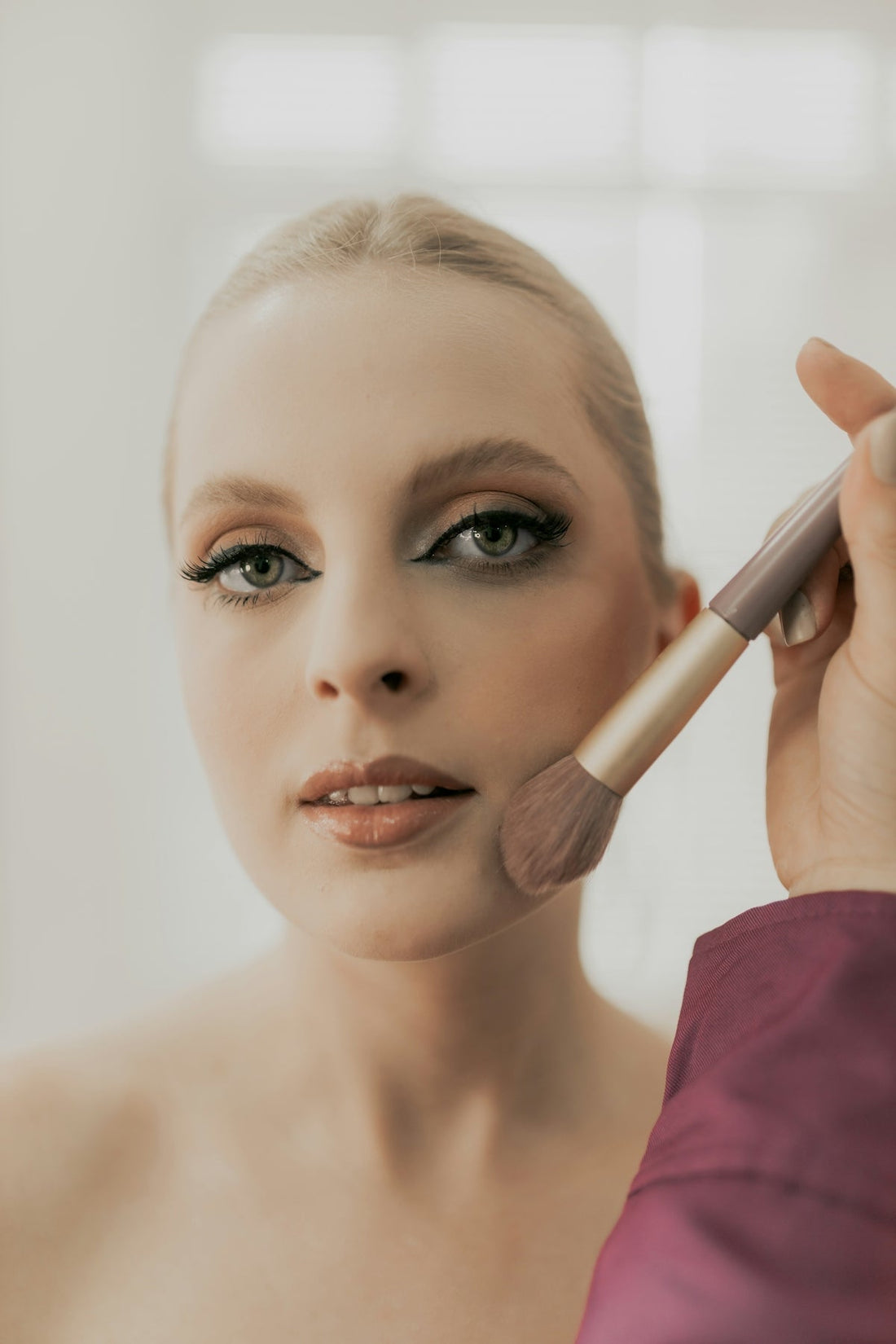 Expert Tips on Designing a Minimalist Makeup Vanity - Yanosaku Sotre