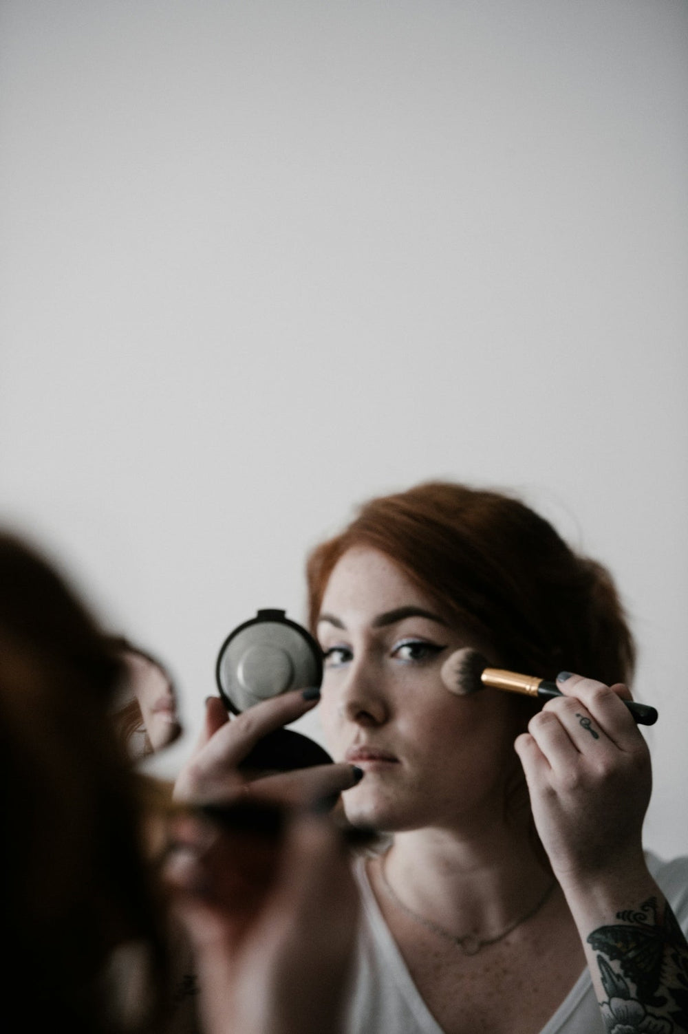 Exploring Different Styles of Makeup Vanities - Vektaya