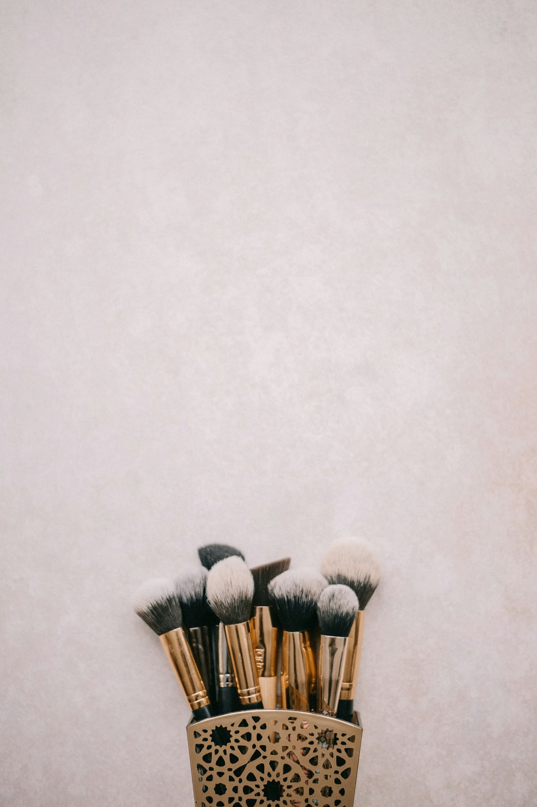 Frequently Asked Questions About Selecting a Makeup Vanity - Yanosaku Sotre