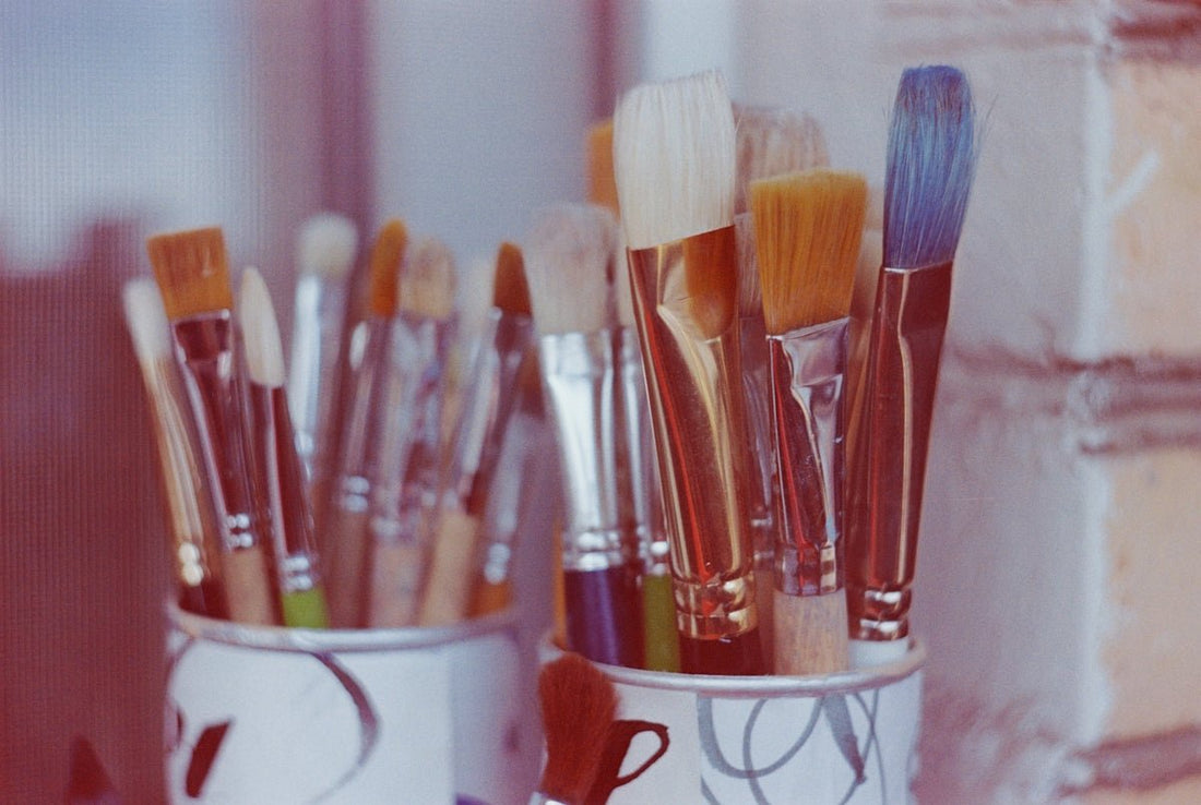 Maximizing Your Makeup Vanity with Minimalist Design - Yanosaku Sotre