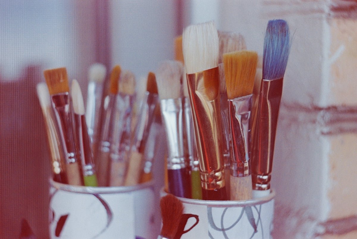 Maximizing Your Makeup Vanity with Minimalist Design - Yanosaku Sotre