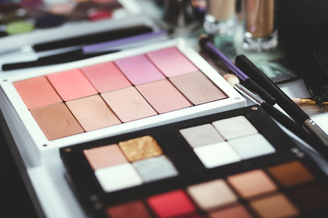 Must-Have Beauty Tools for an Exceptional Makeup Vanity - Yanosaku Sotre