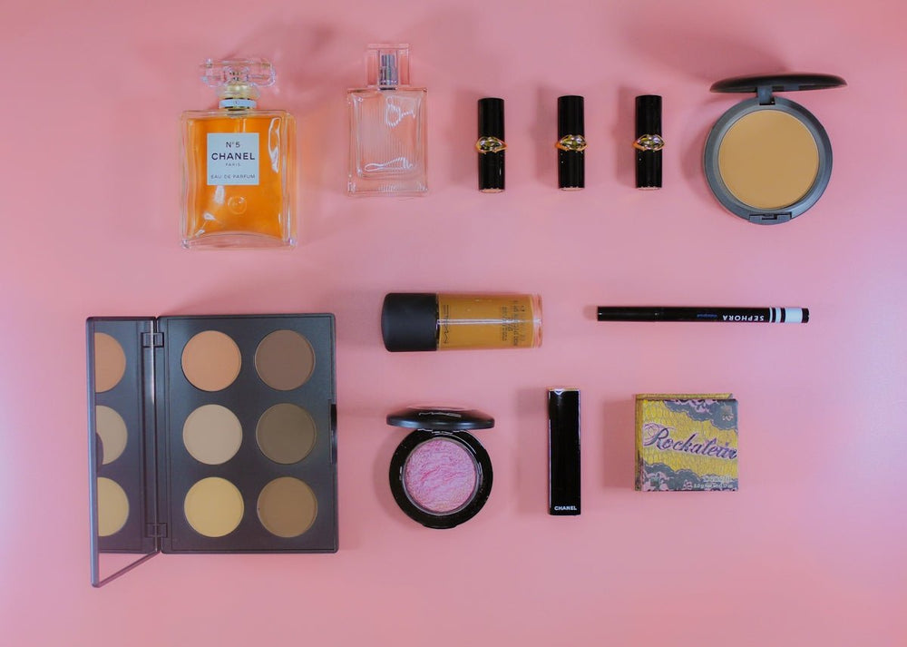 The Essential Checklist for Setting Up Your First Makeup Vanity - Vektaya