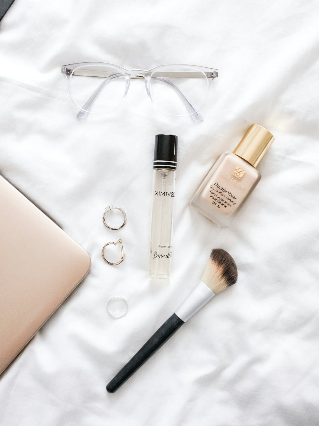 Understanding the Benefits of Adjustable Vanities for Makeup - Yanosaku Sotre