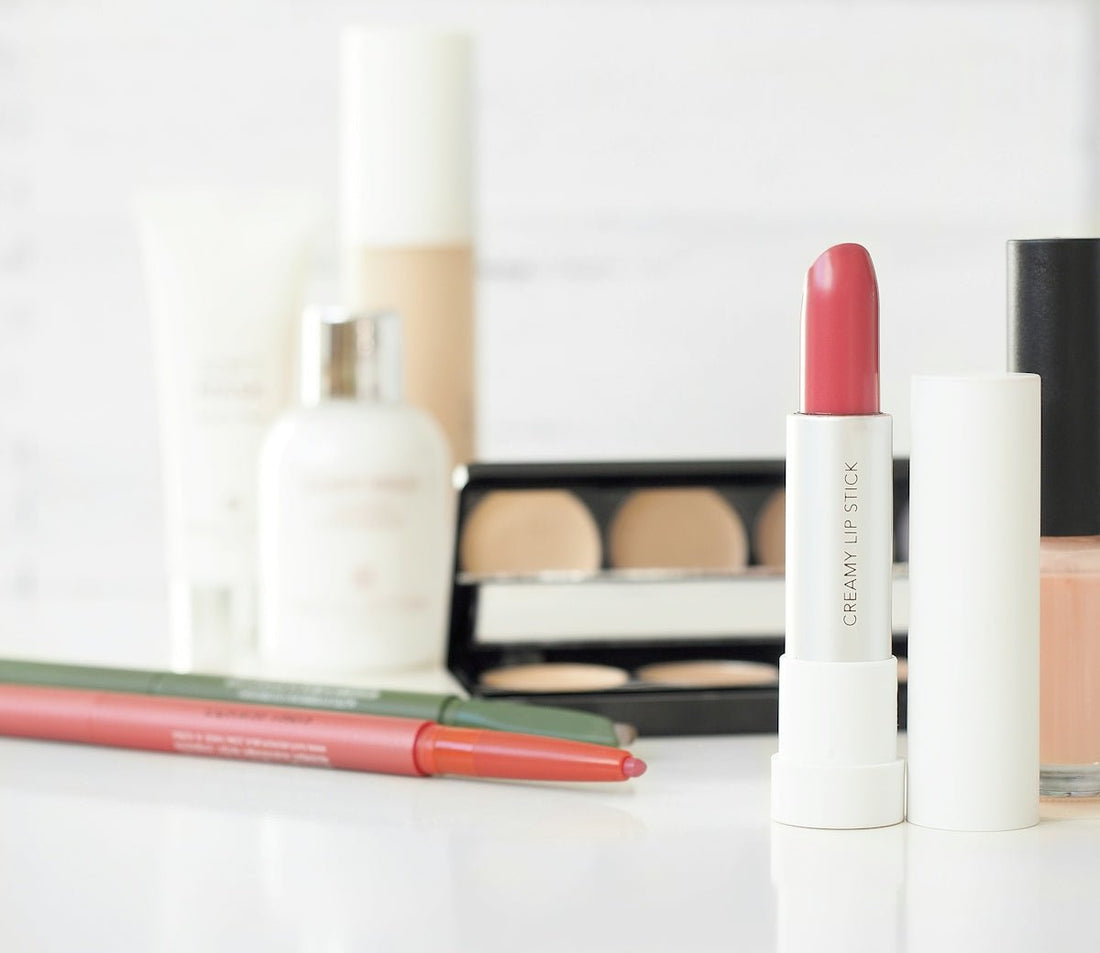 Why Lighting Matters More Than You Think for Your Makeup Vanity - Yanosaku Sotre